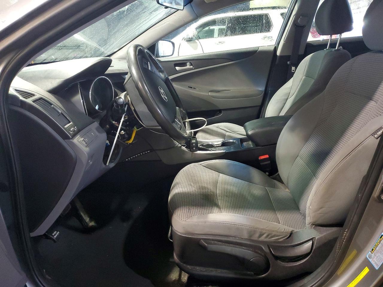 2011 HYUNDAI SONATA