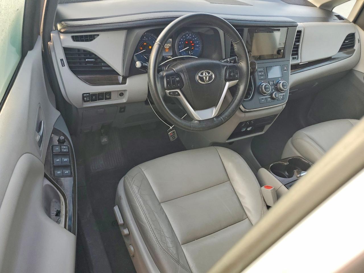 2015 TOYOTA SIENNA