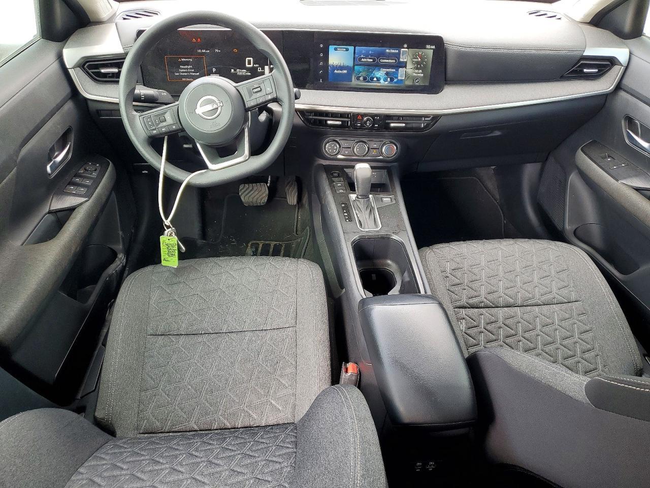 2025 NISSAN KICKS