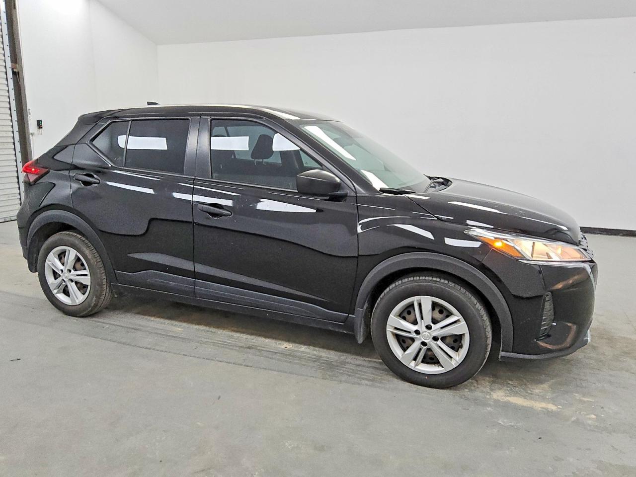2023 NISSAN KICKS
