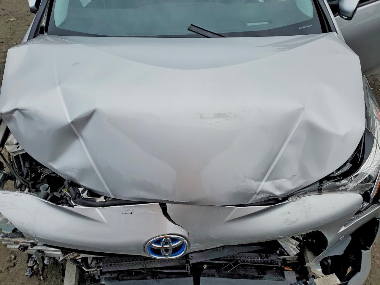 2016 TOYOTA PRIUS