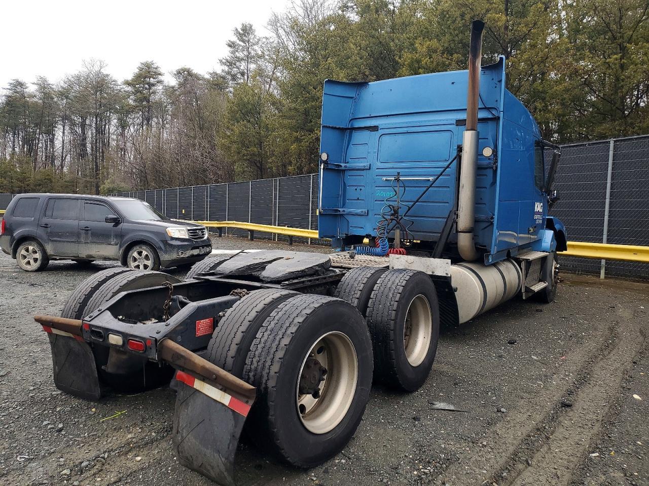 2012 VOLVO Vn