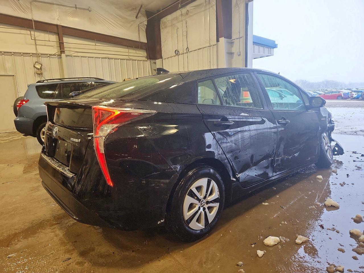 2016 TOYOTA PRIUS