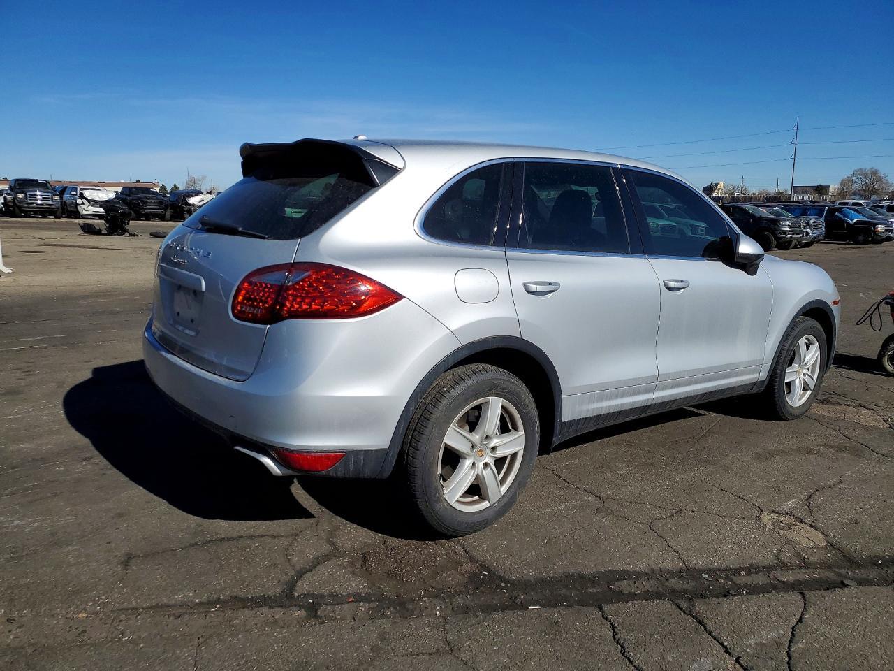 2013 PORSCHE CAYENNE