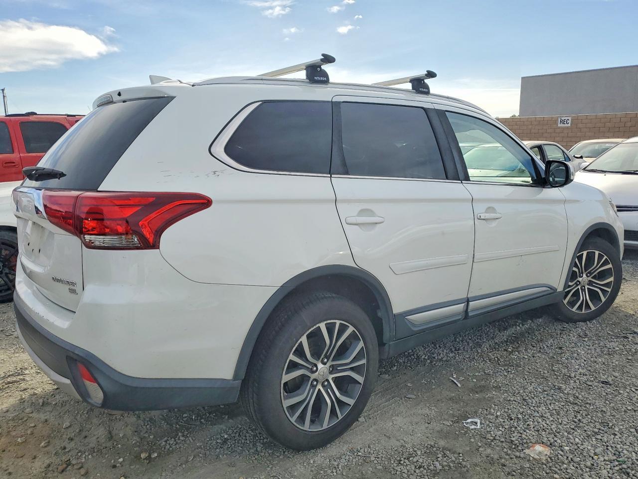 2018 MITSUBISHI outlander