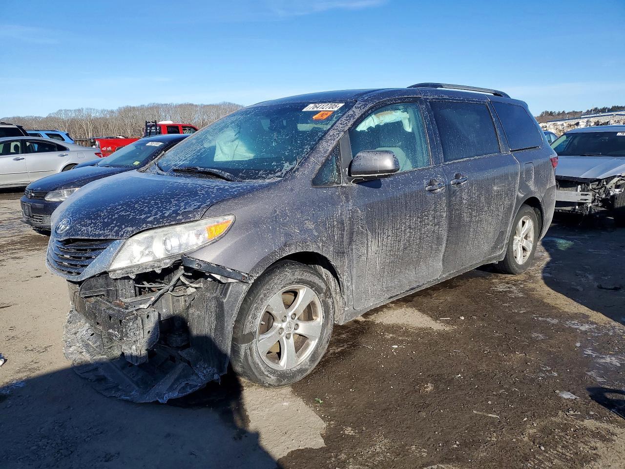 2016 TOYOTA SIENNA