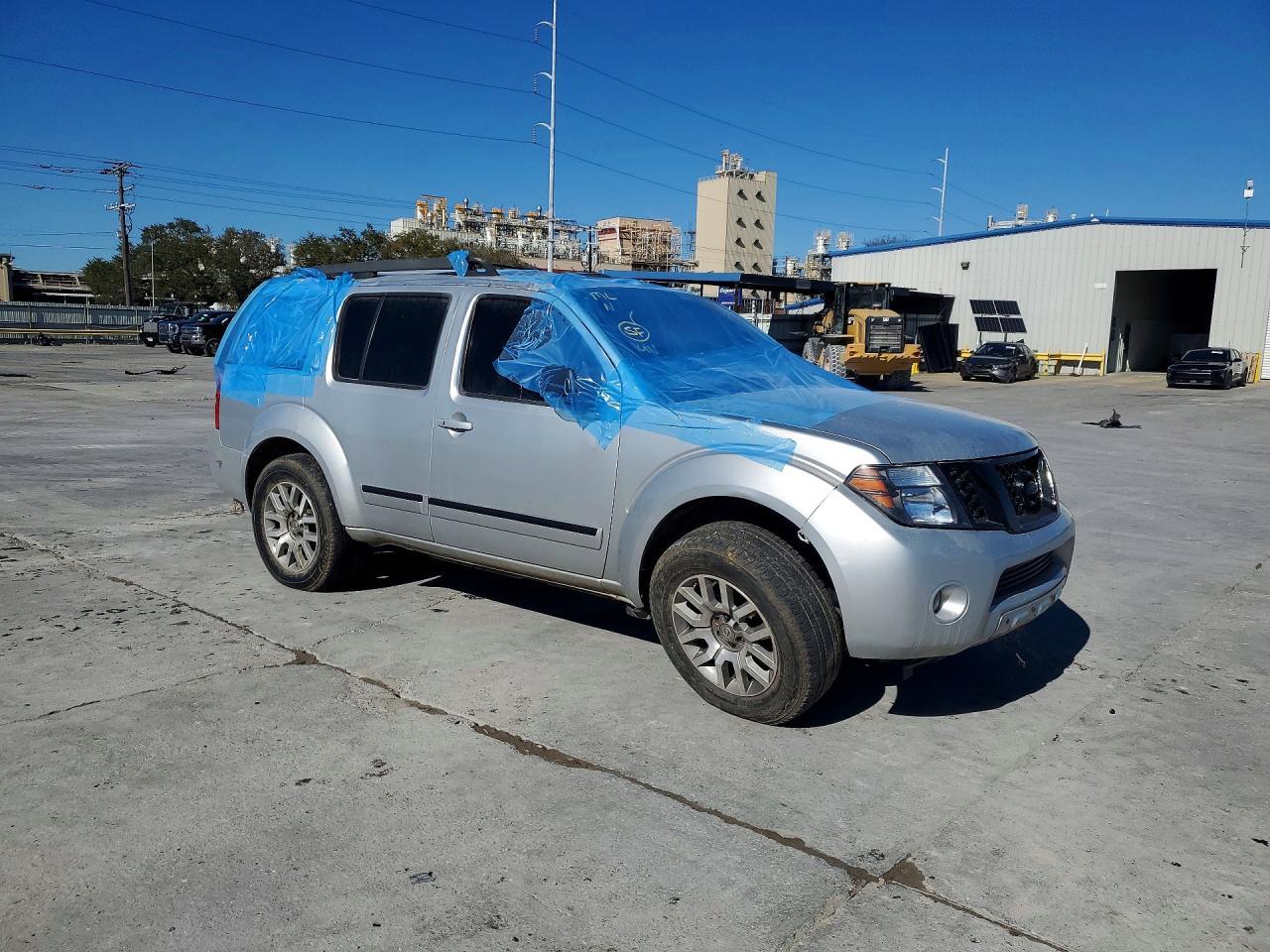 2010 NISSAN PATHFINDER