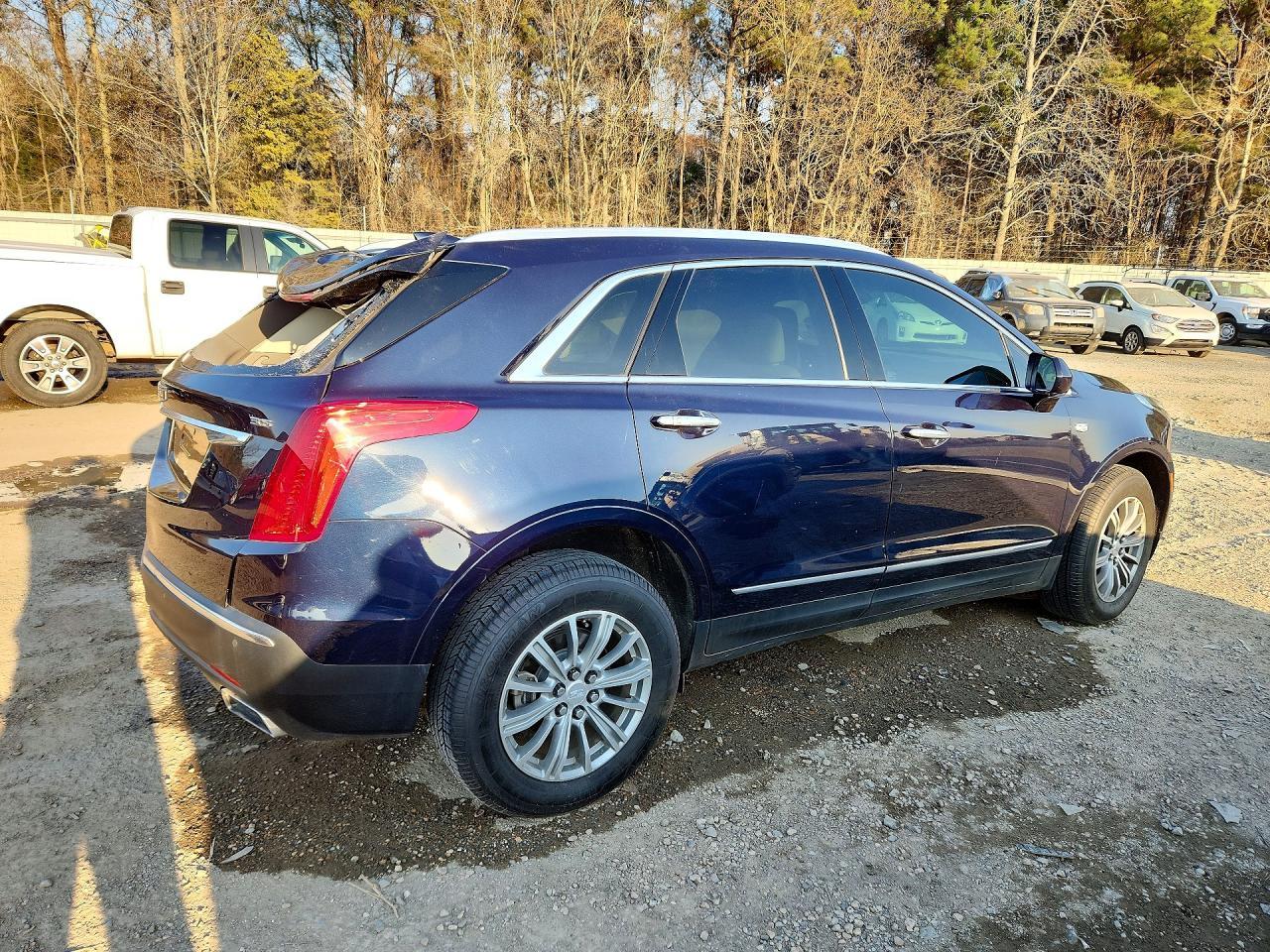 2017 CADILLAC XT5