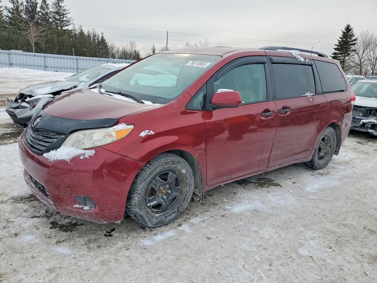 2012 TOYOTA SIENNA