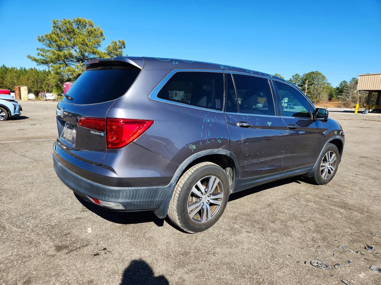 2017 HONDA PILOT