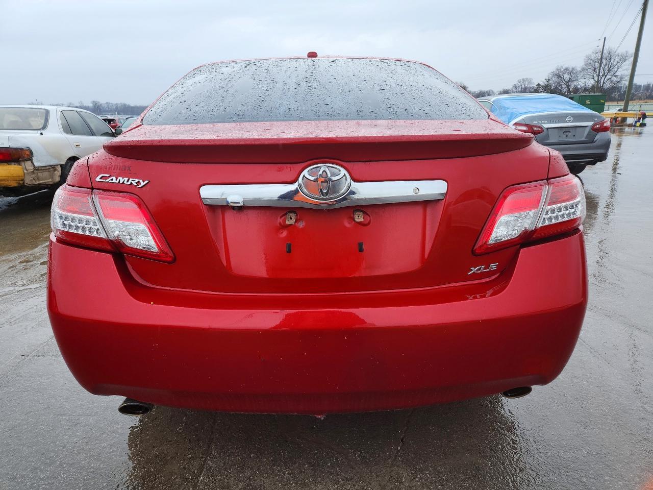2011 TOYOTA CAMRY