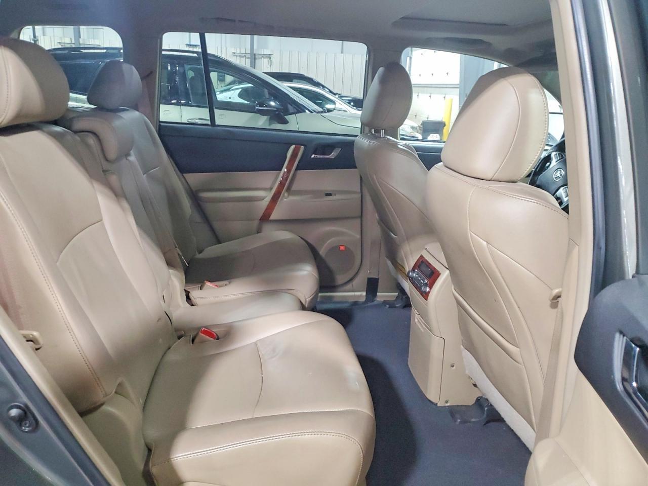 2012 TOYOTA HIGHLANDER