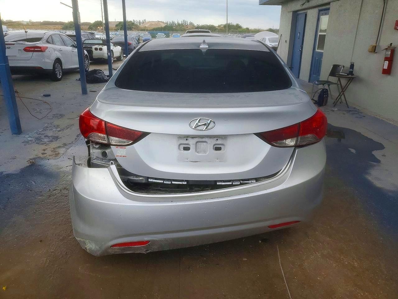 2012 HYUNDAI ELANTRA