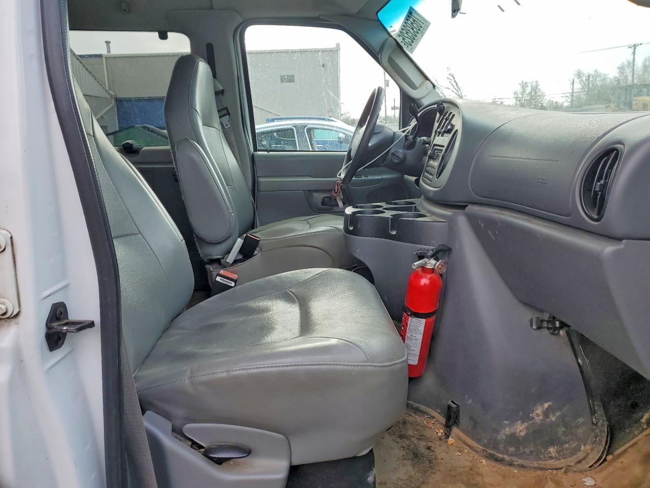 2006 FORD Econoline E350