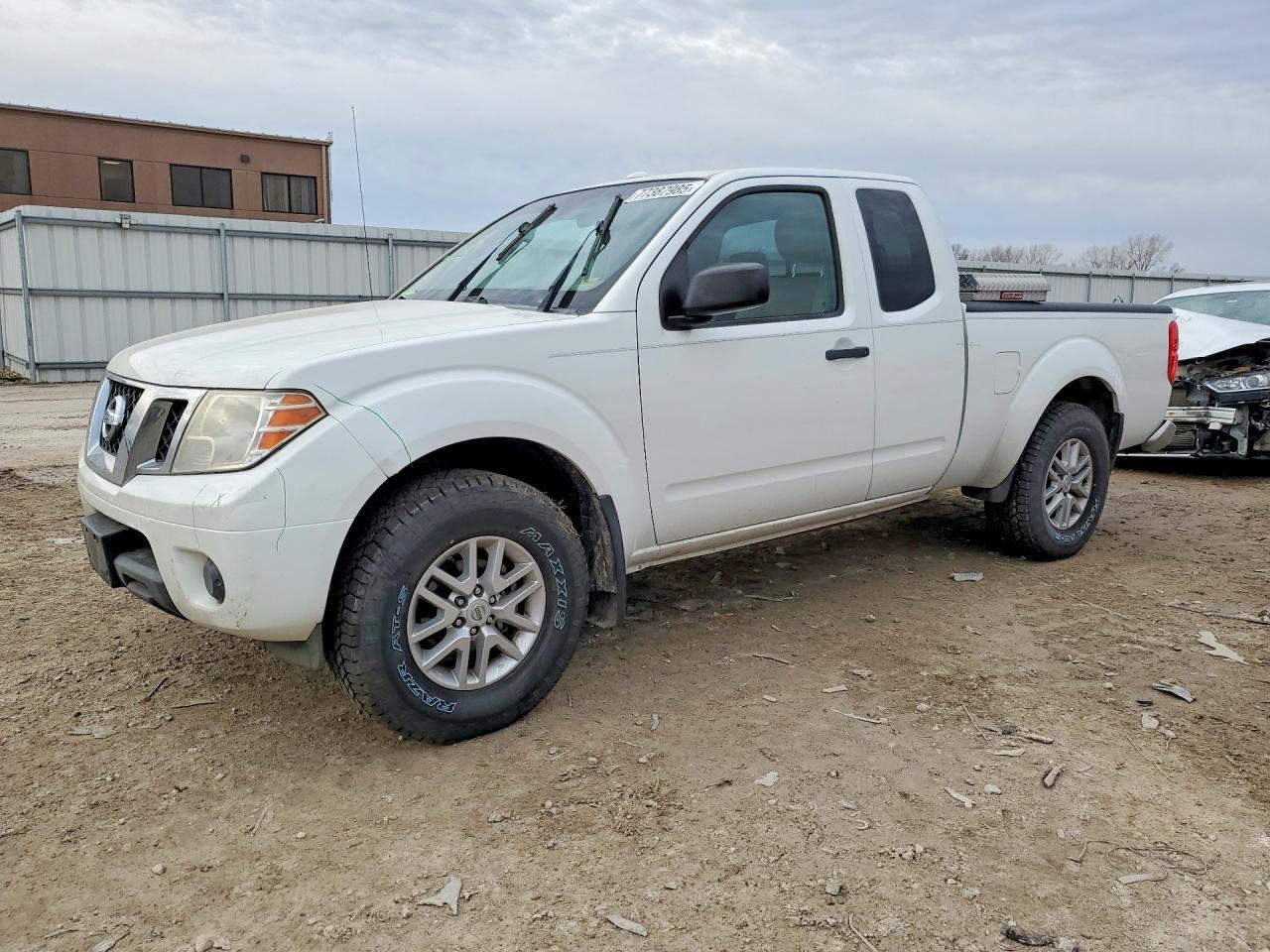 2015 NISSAN Frontier