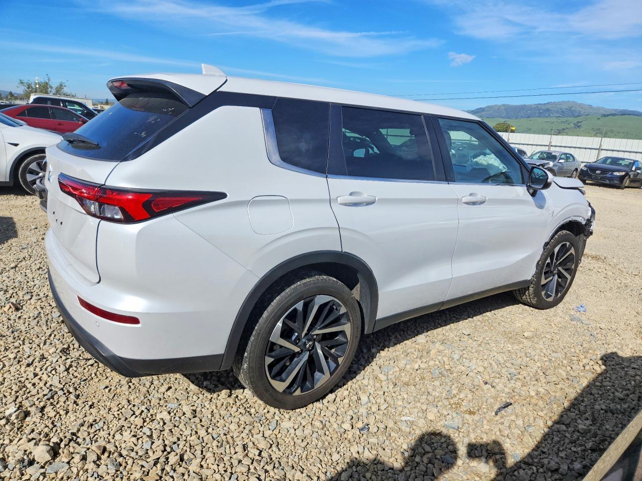 2022 MITSUBISHI outlander
