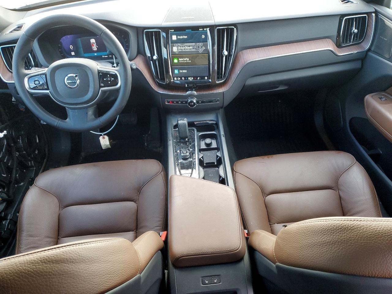 2024 VOLVO XC60