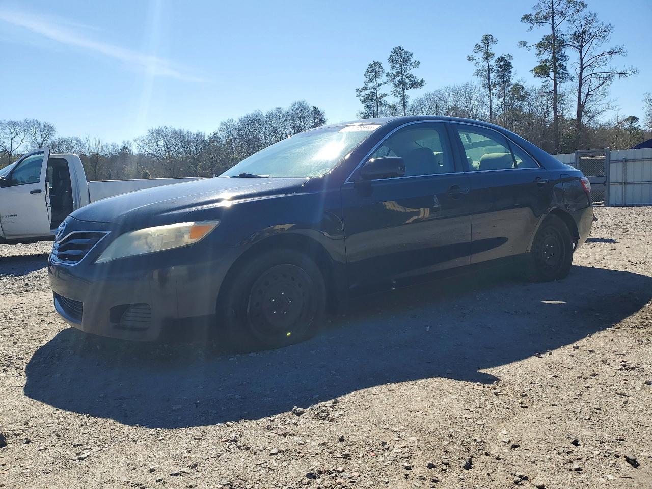 2011 TOYOTA CAMRY
