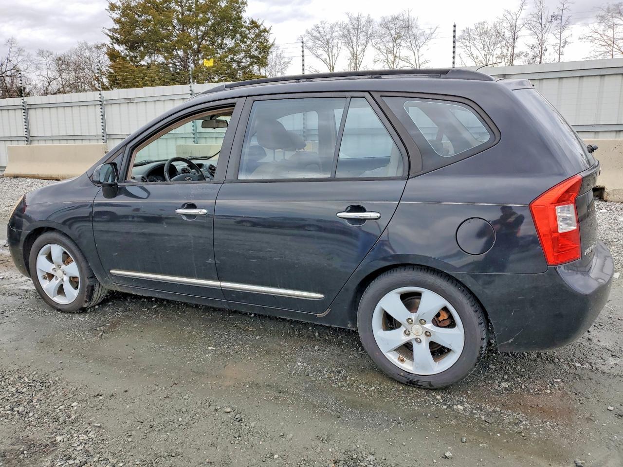 2007 KIA RONDO