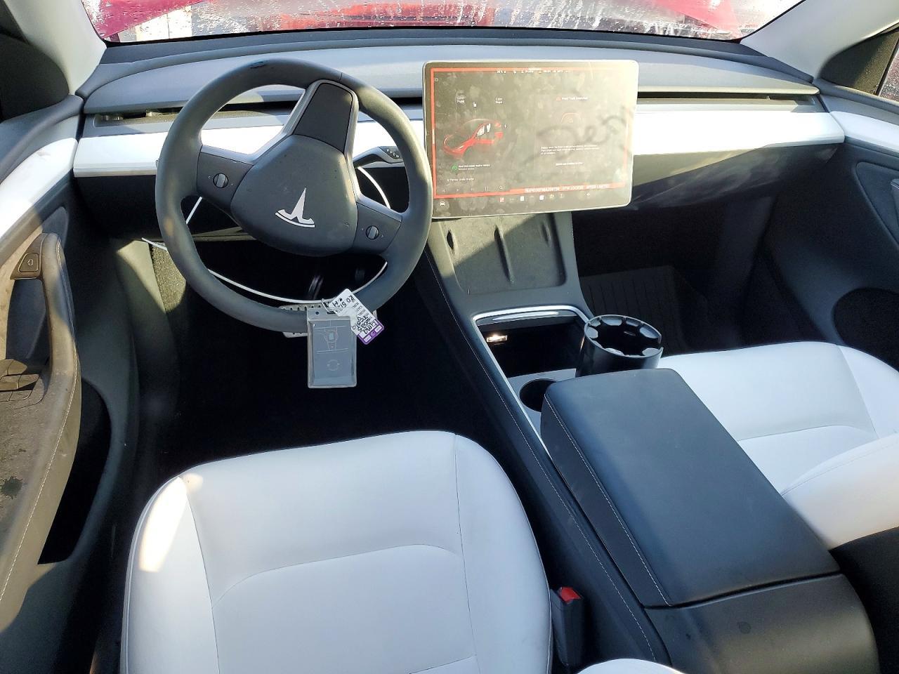 2025 TESLA MODEL Y
