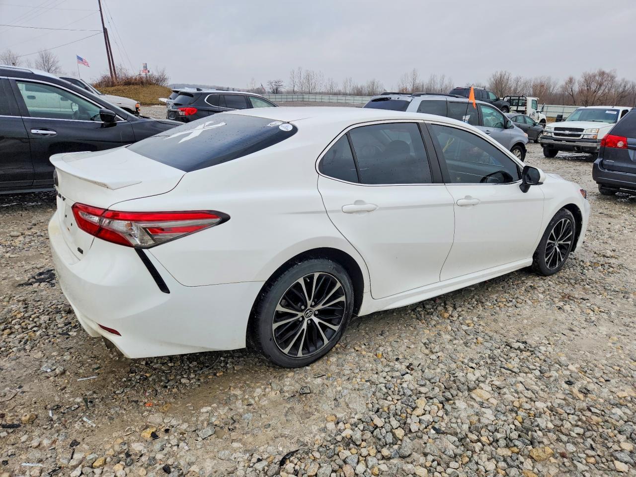 2018 TOYOTA CAMRY