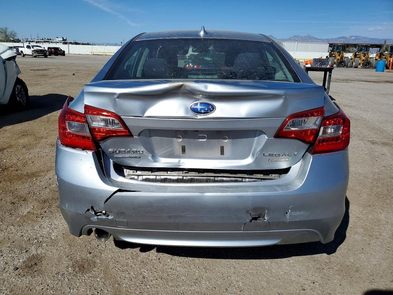 2017 SUBARU Legacy