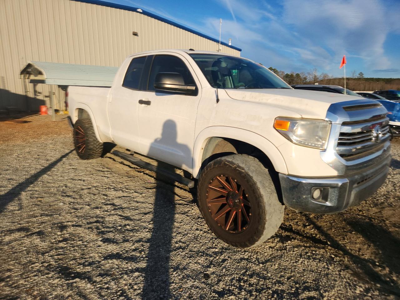 2017 TOYOTA TUNDRA