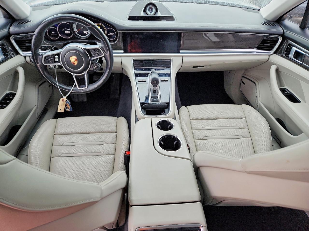 2019 PORSCHE Panamera