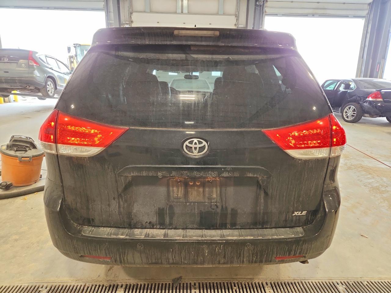 2014 TOYOTA SIENNA