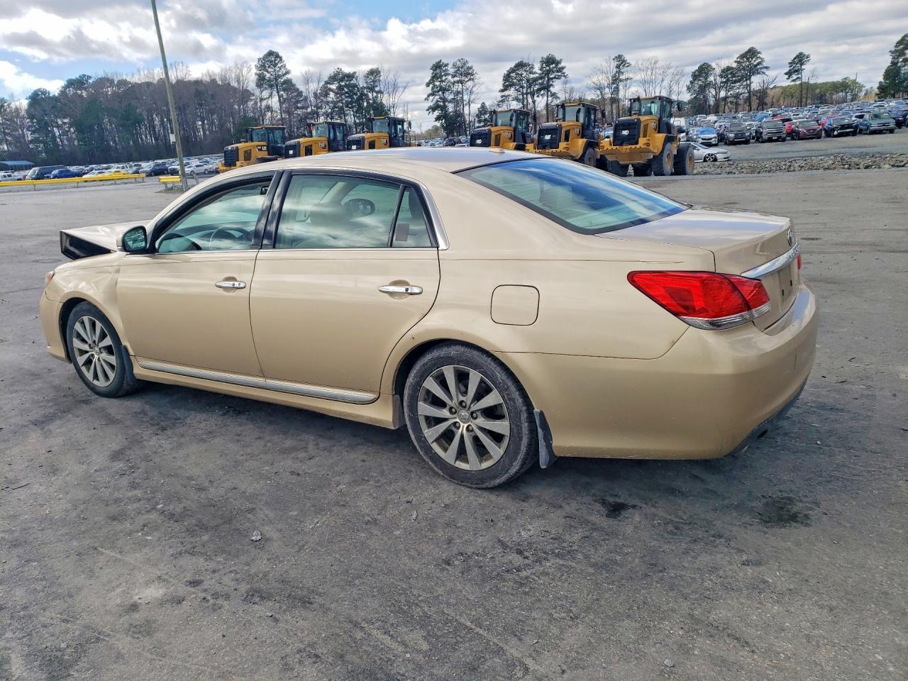 2012 TOYOTA Avalon