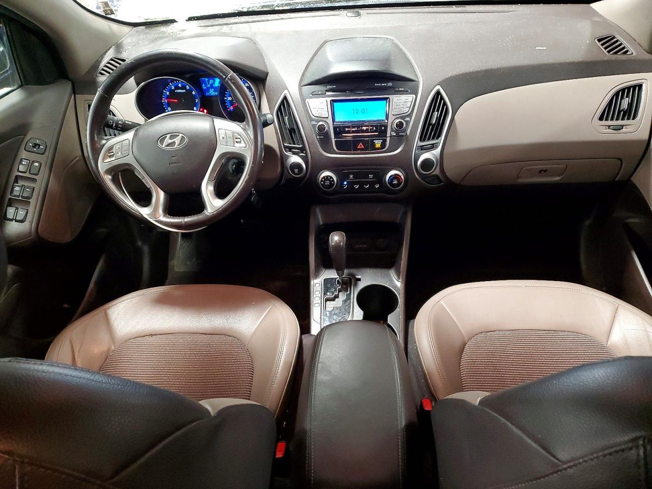 2011 HYUNDAI TUCSON