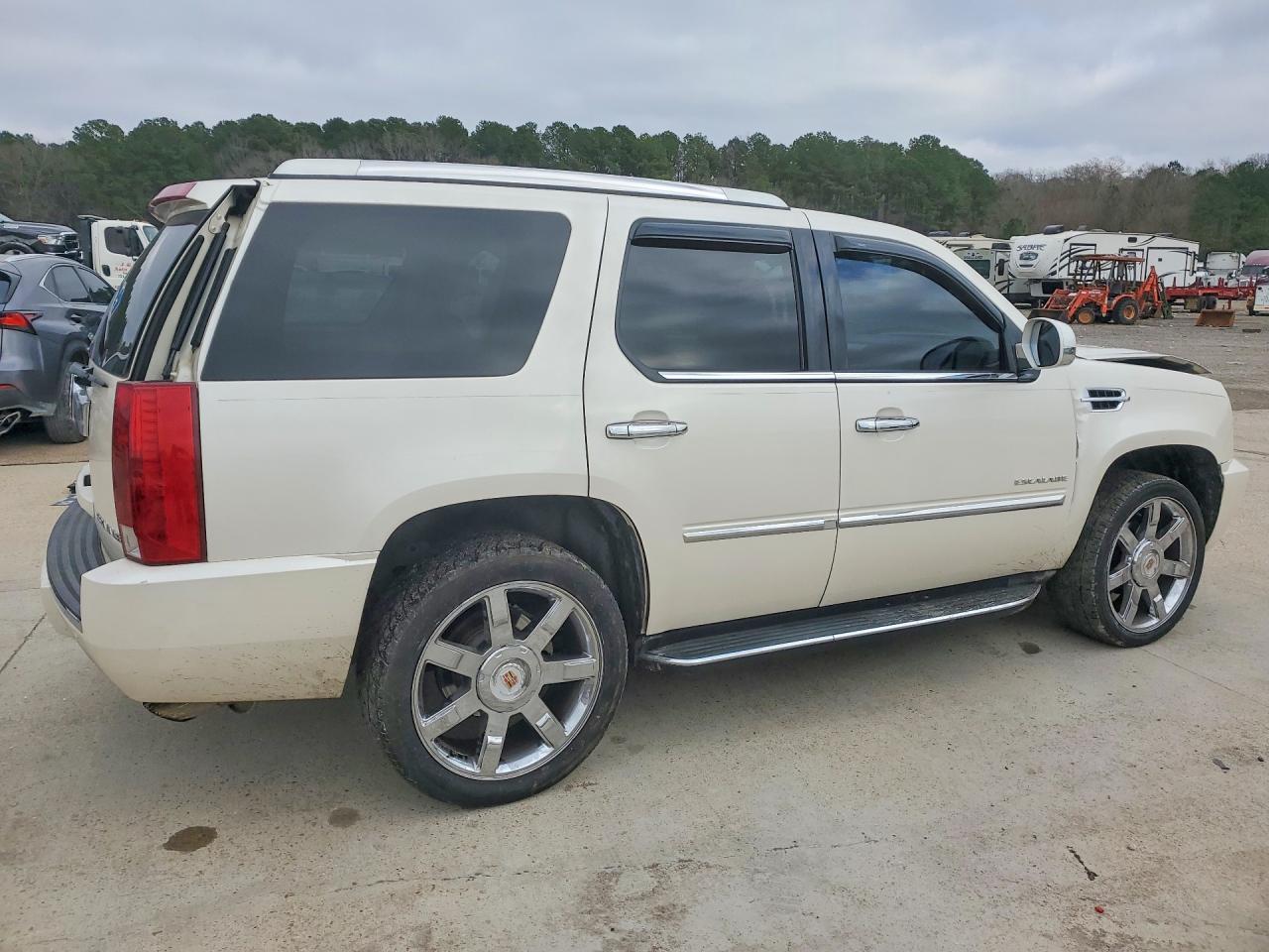 2013 CADILLAC ESCALADE