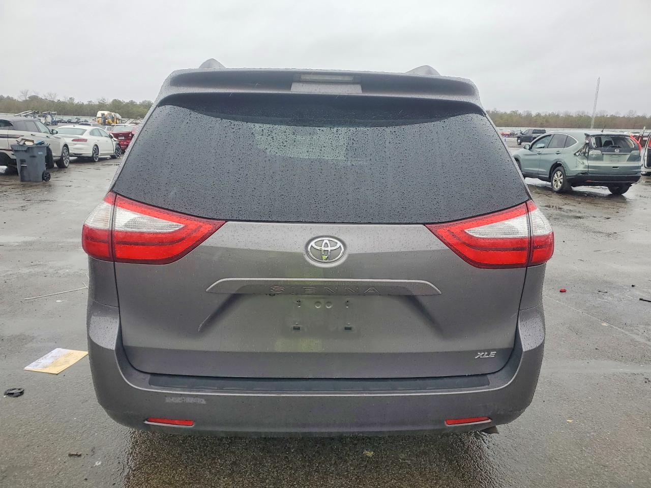 2015 TOYOTA SIENNA
