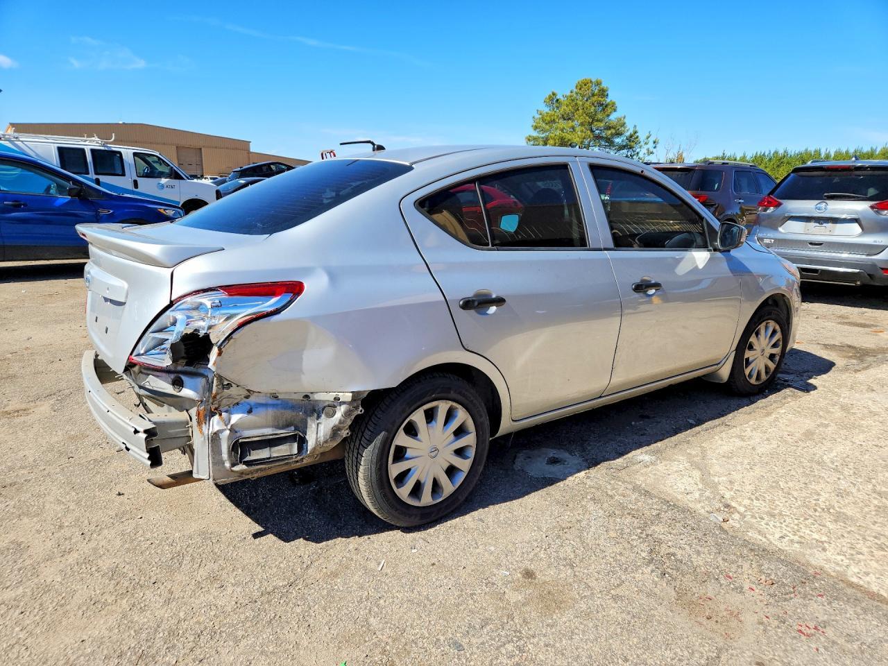 2016 NISSAN VERSA