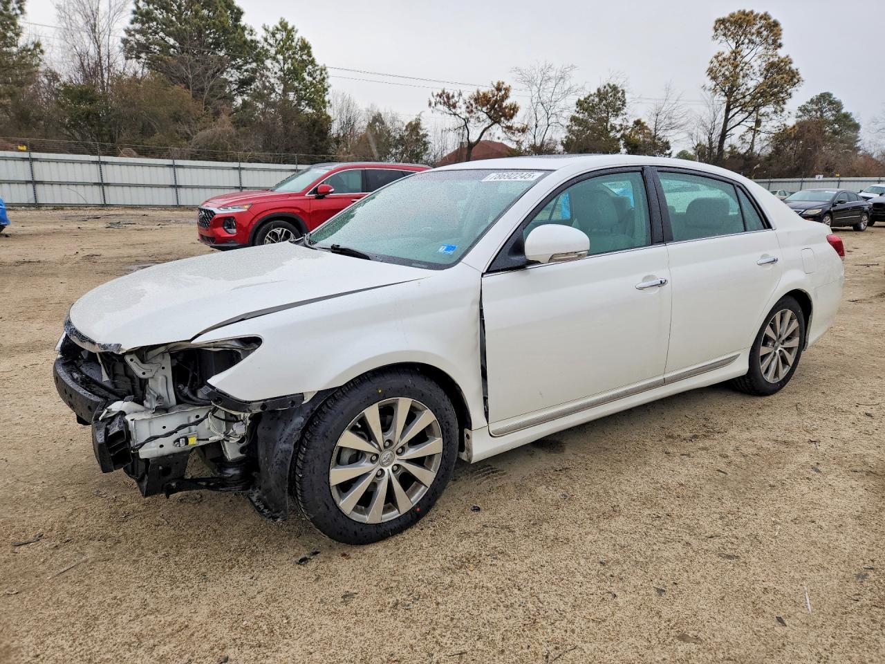 2011 TOYOTA Avalon