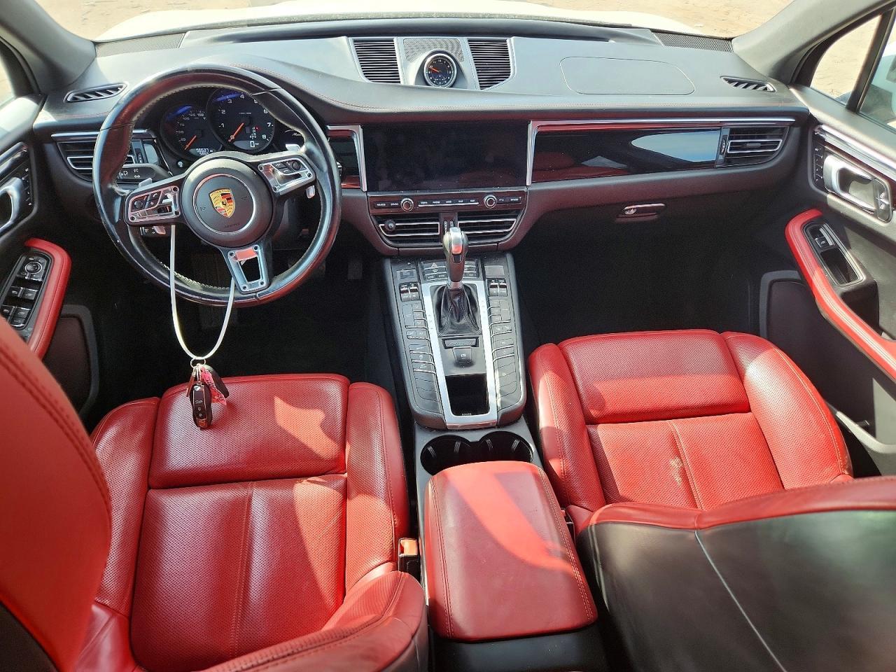 2021 PORSCHE Macan