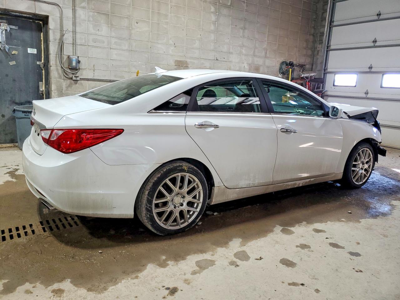 2011 HYUNDAI SONATA