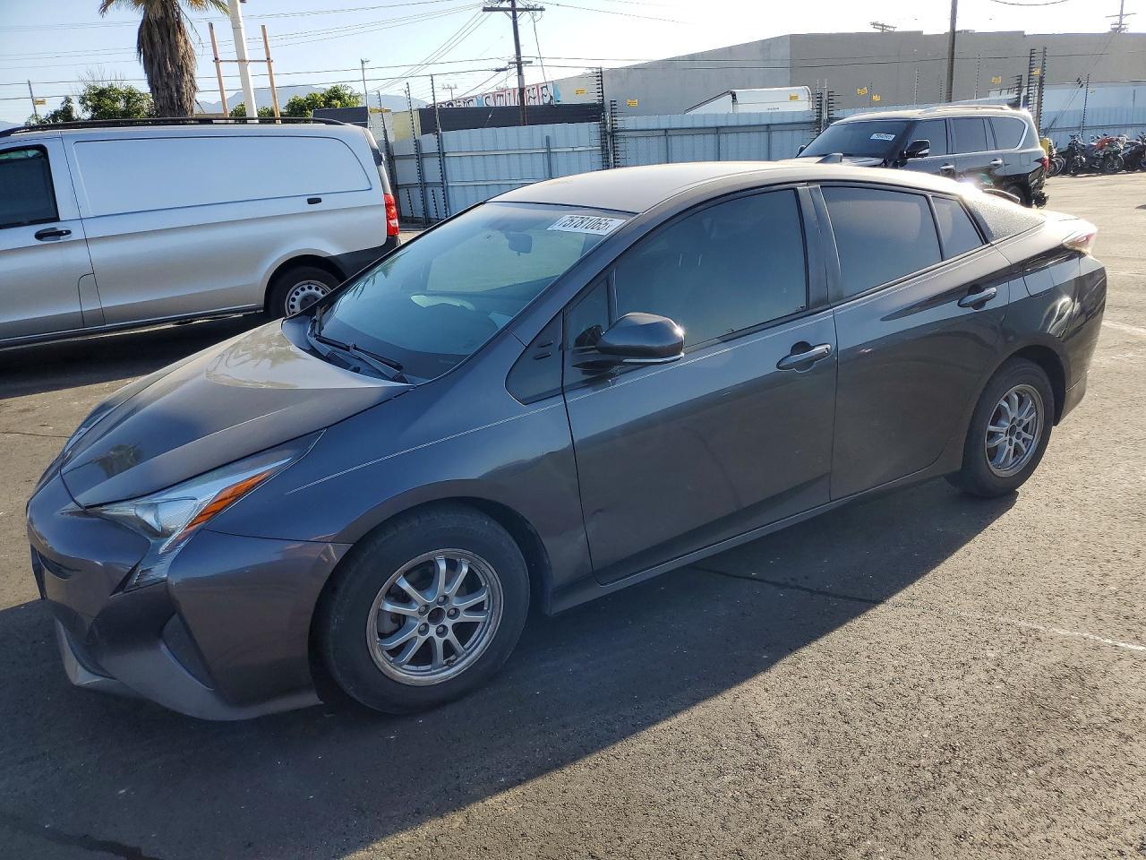 2016 TOYOTA PRIUS