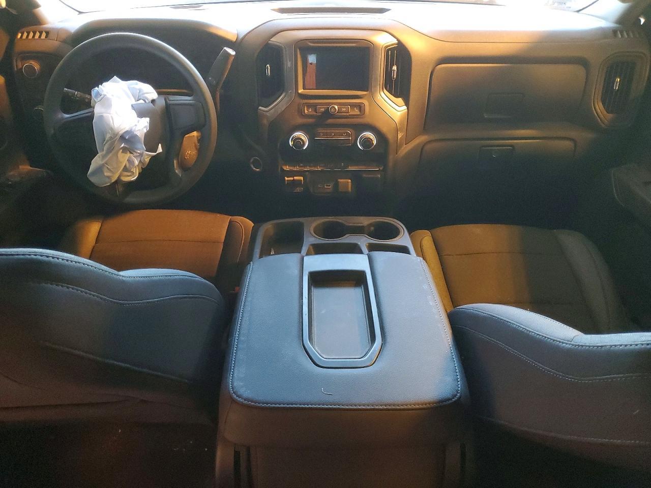 2024 CHEVROLET Silverado