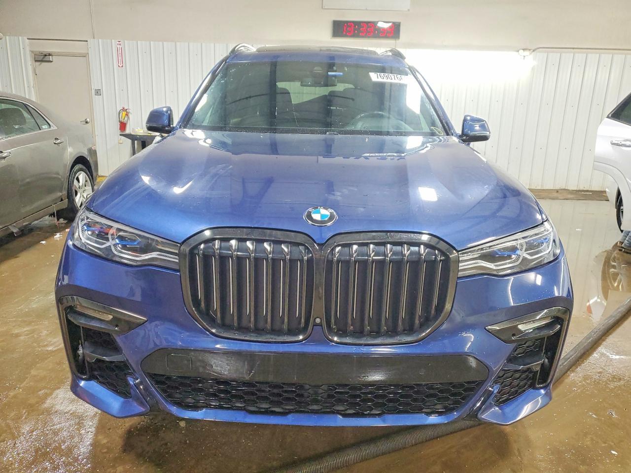 2021 BMW X7