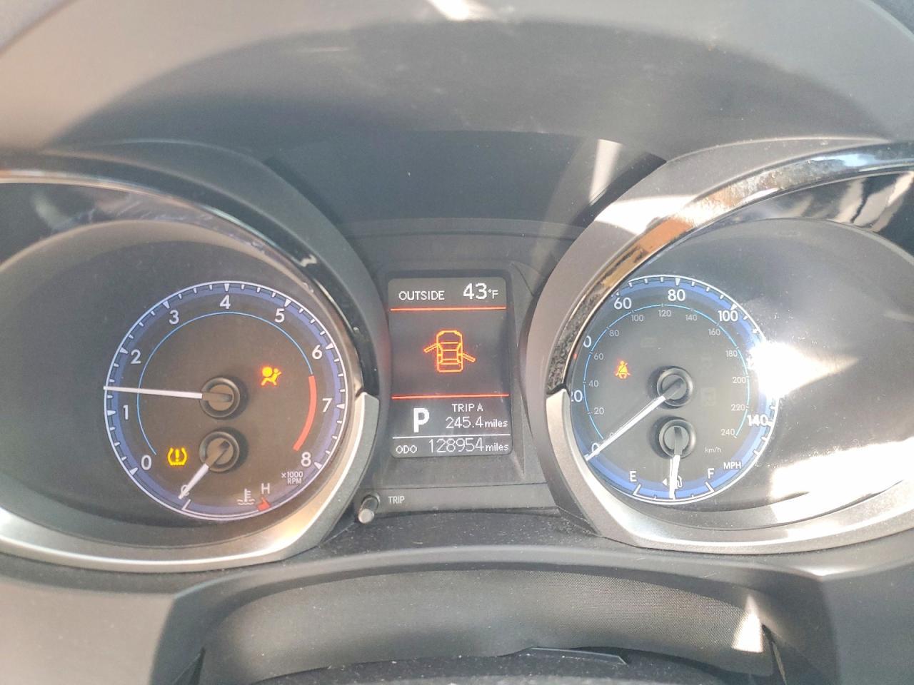 2016 TOYOTA COROLLA