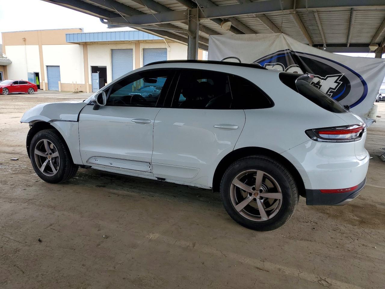 2021 PORSCHE Macan