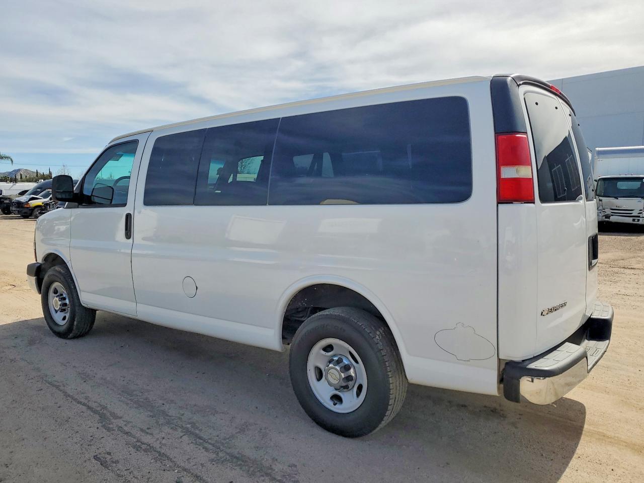 2012 CHEVROLET Express 3500