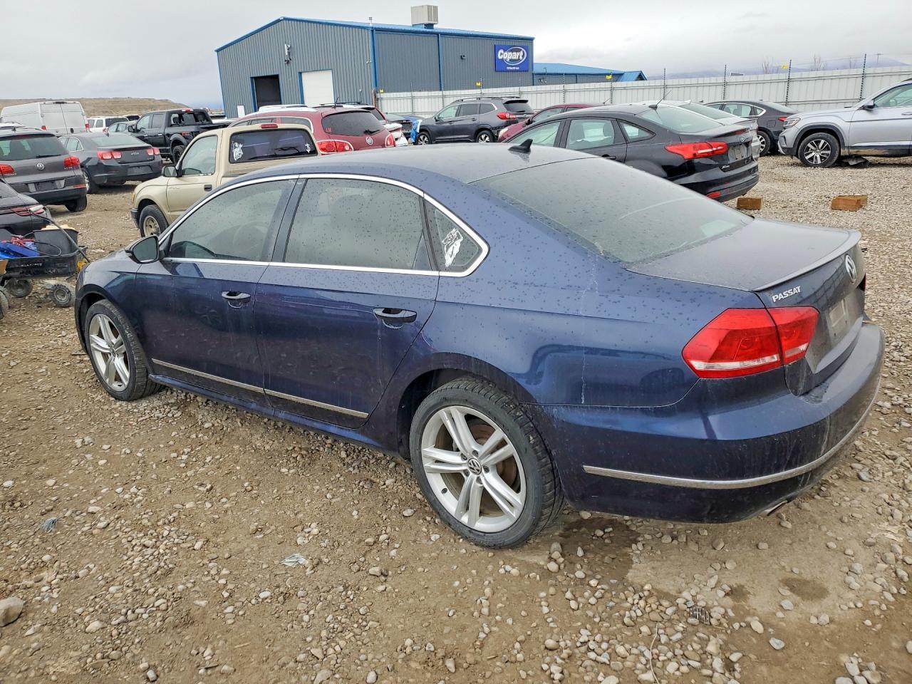 2012 VOLKSWAGEN Passat