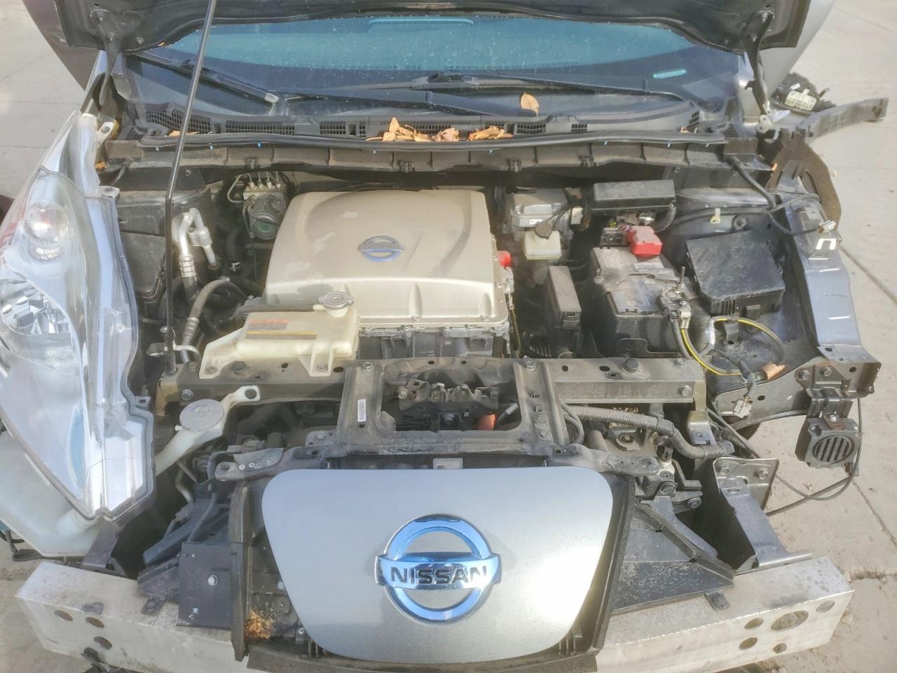 2015 NISSAN LEAF