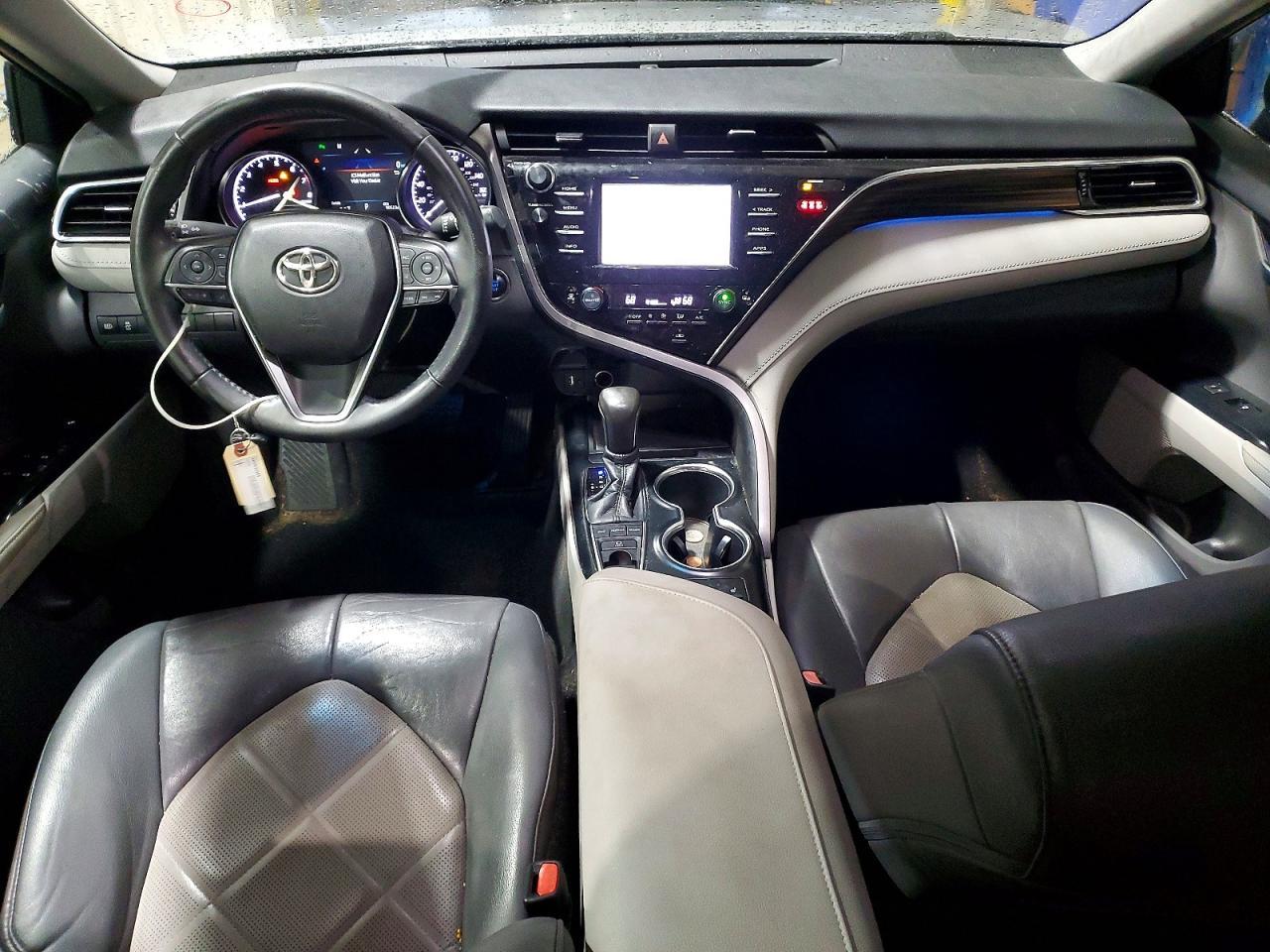 2018 TOYOTA CAMRY
