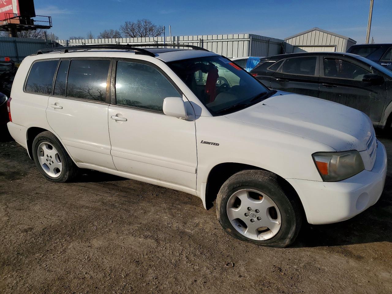2004 TOYOTA HIGHLANDER