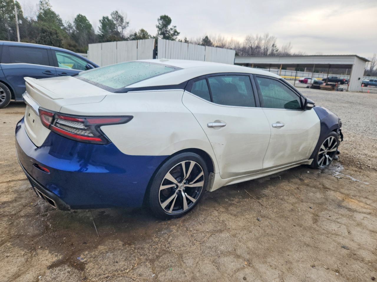 2016 NISSAN Maxima