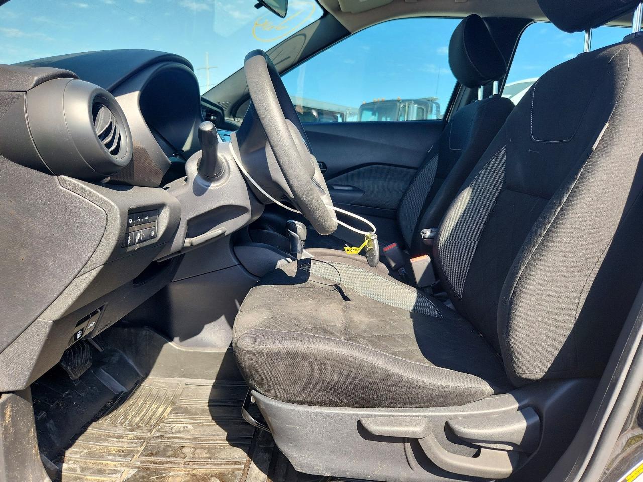 2020 NISSAN KICKS