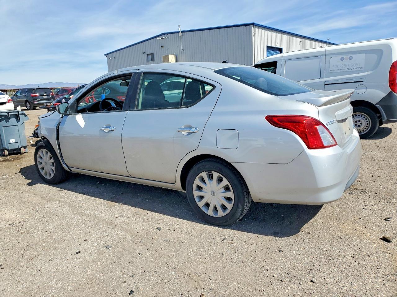2016 NISSAN VERSA